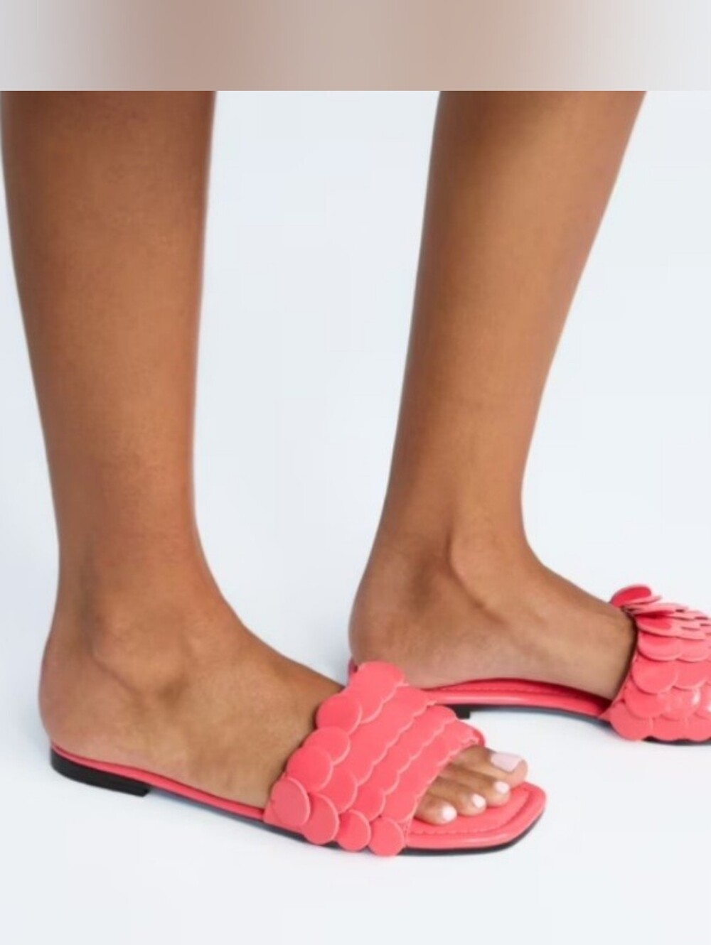 Scoop Women 8.5 Bright Pink Scalloped Strap Slide Sandals Open Toe Shoes NWT